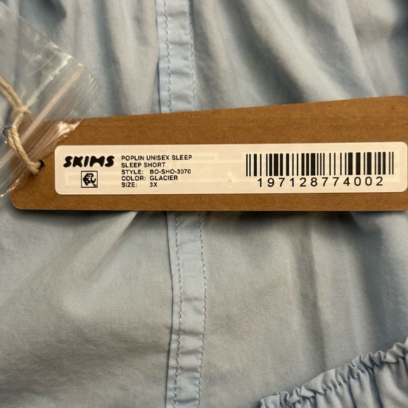 SKIMS Cotton Poplin Unisex Sleep Short in Glacier - Picture 9 of 10